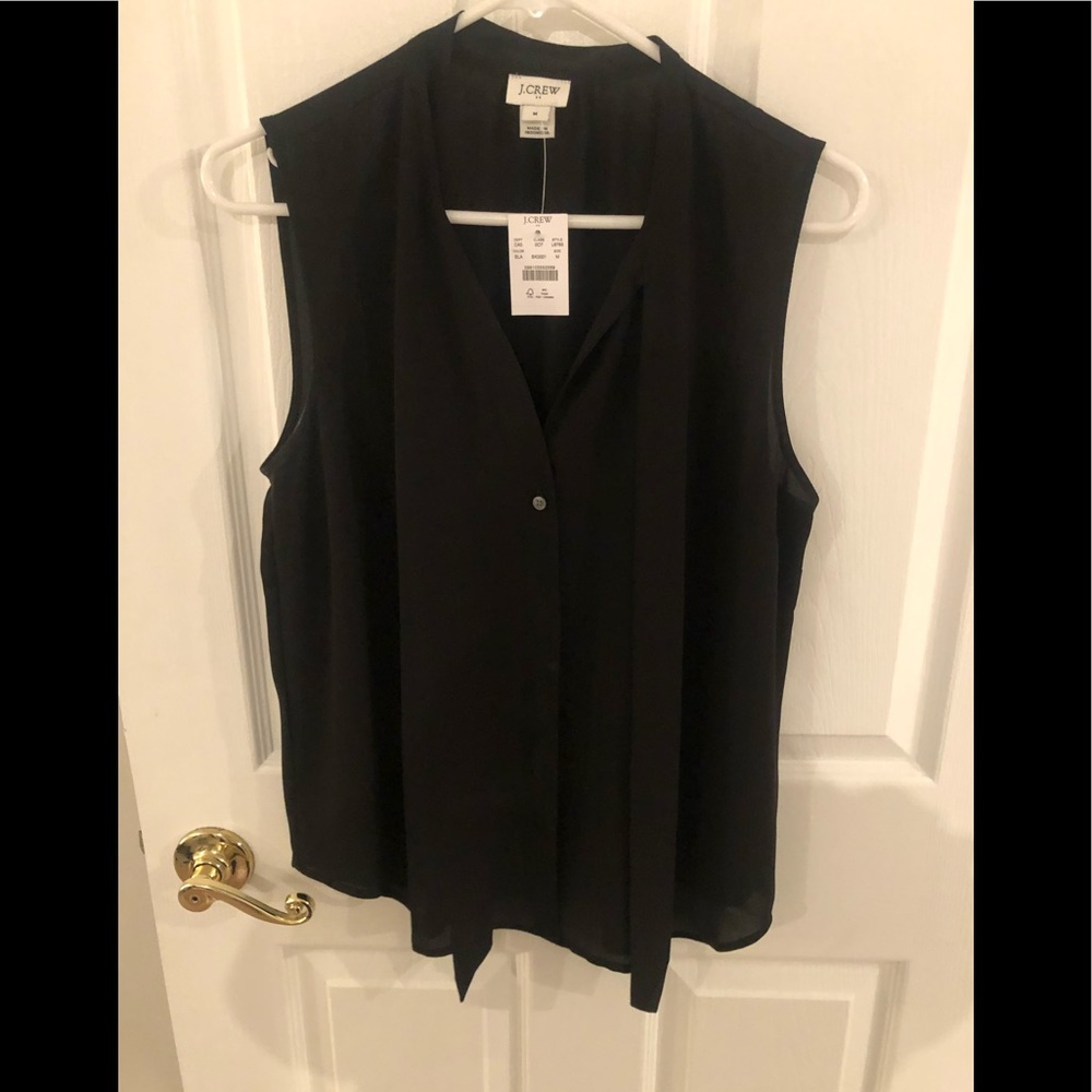 Sleeveless blouse